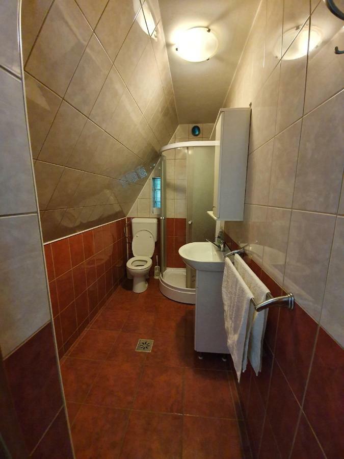 Kamilla Kulcsoshaz Villa Sub Cetate Ngoại thất bức ảnh