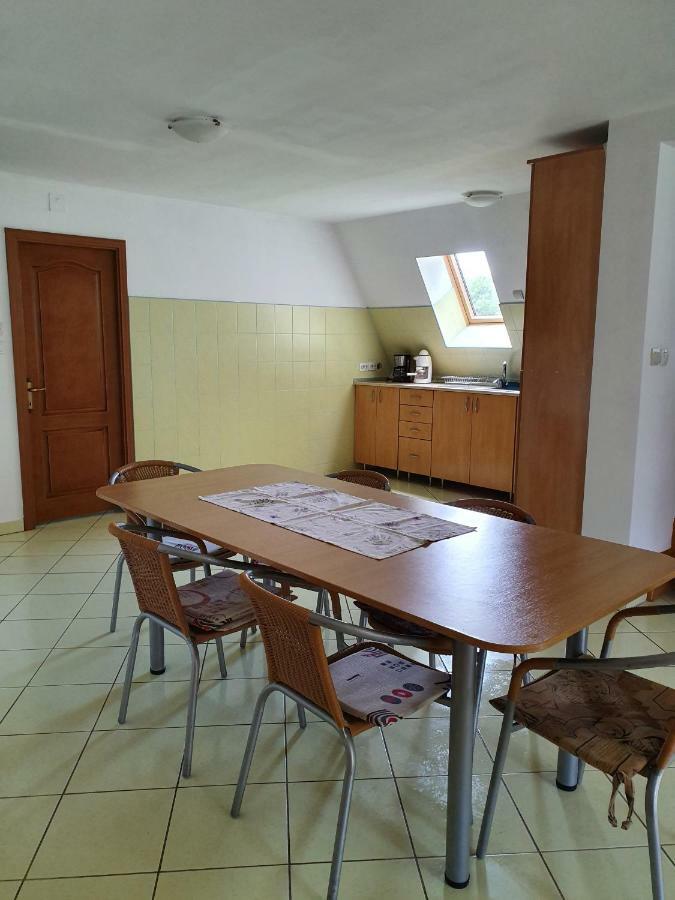 Kamilla Kulcsoshaz Villa Sub Cetate Ngoại thất bức ảnh