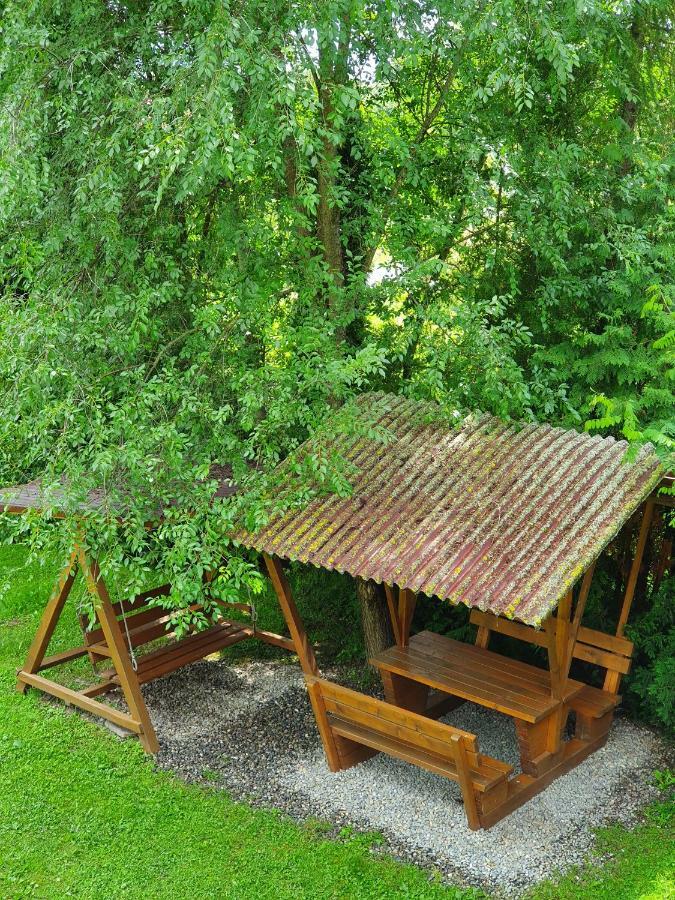 Kamilla Kulcsoshaz Villa Sub Cetate Ngoại thất bức ảnh
